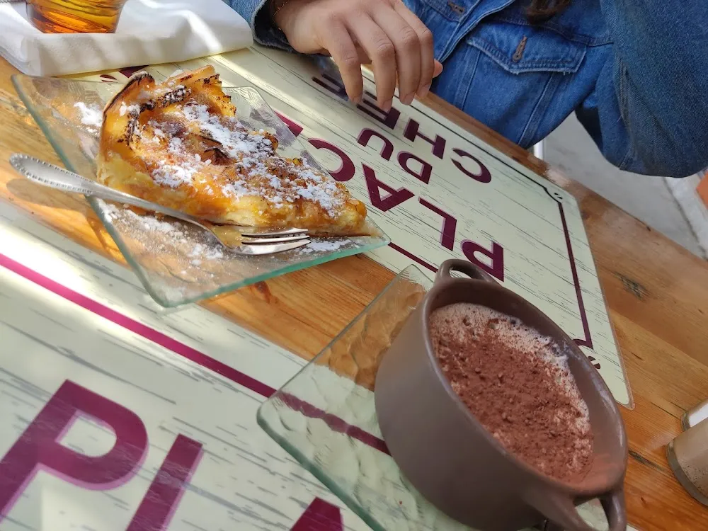 Desserts Du Jour Tarte Aux Prunes Et Tiramisu